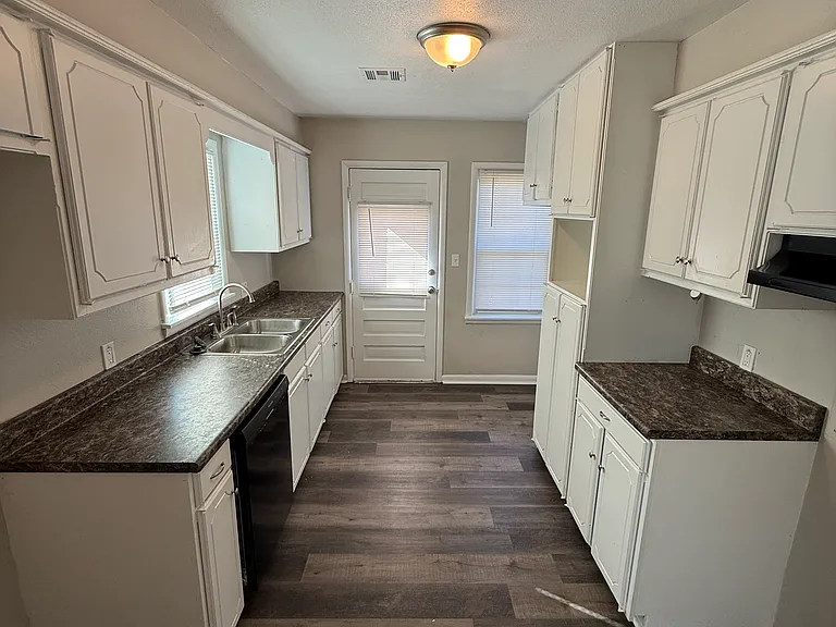 3220 SE 20th St — Photo 5