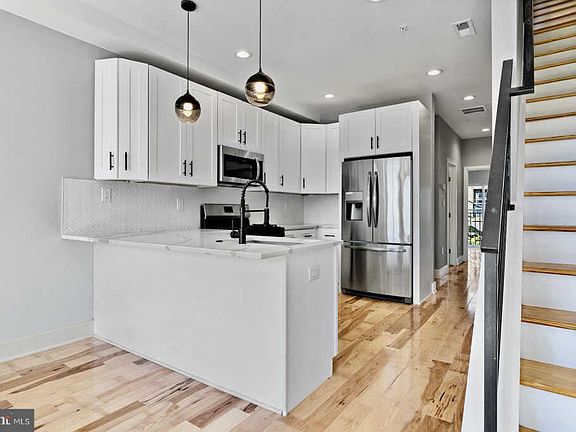 4th image of 2703 W Glenwood Ave