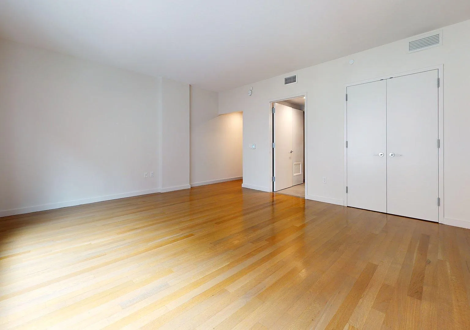 515 East 86th Street — Photo 2