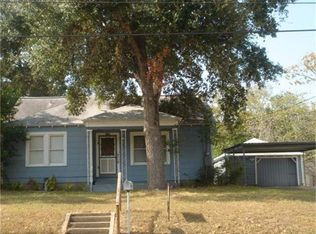 706 S Bell St, Bellville, TX 77418