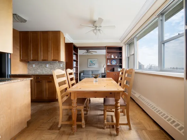 75 Henry Street image 5 of 9