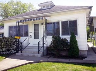 1304 W Harrison St, Herrin, IL 62948