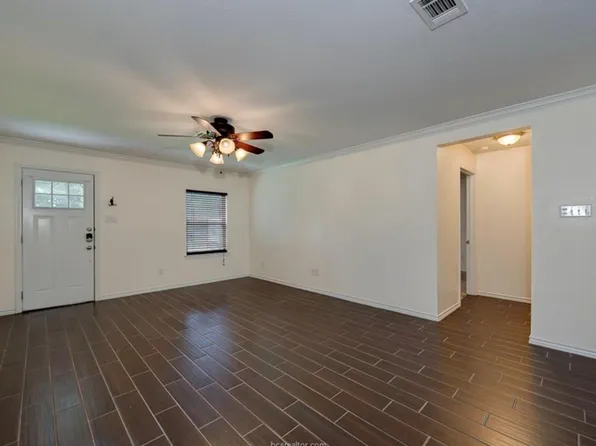406 Emmett St, Bryan, TX 77802