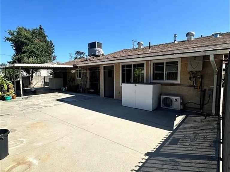 11713 Killian St — Photo 3