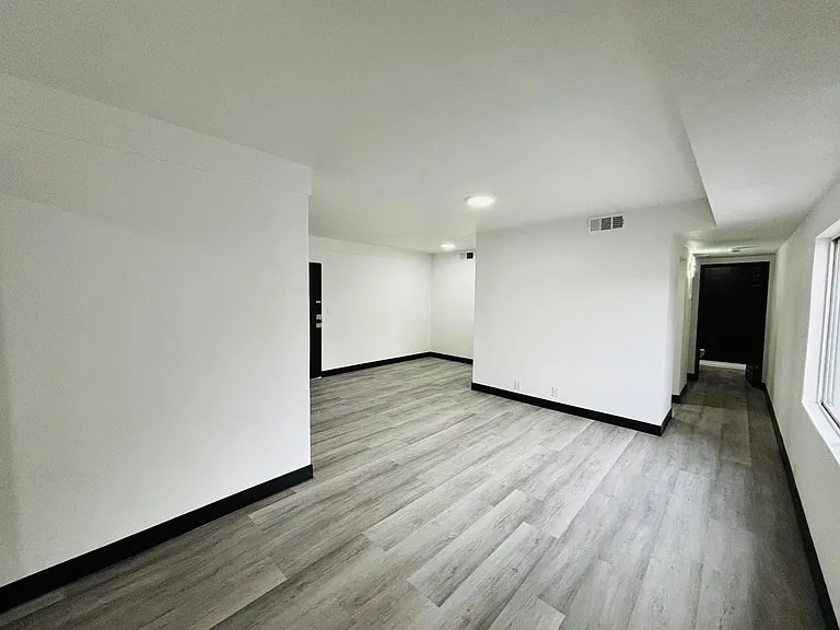 1922 Fairfield Ave #211 — Photo 4