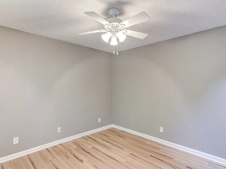 103 Unaka Ct — Photo 40