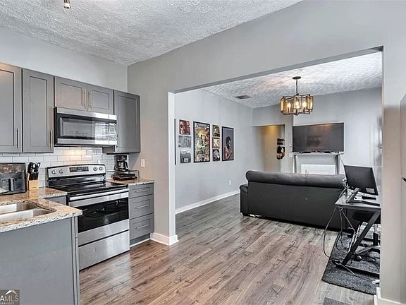 4th image of 506 Old Wheat St NE