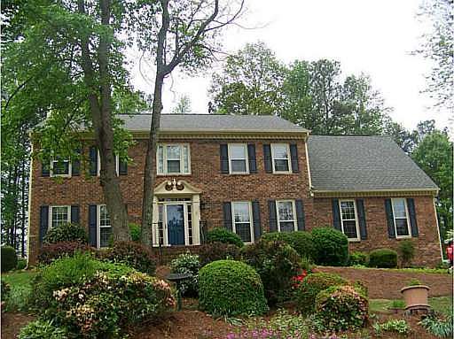 1st image of 221 Sarah Ln