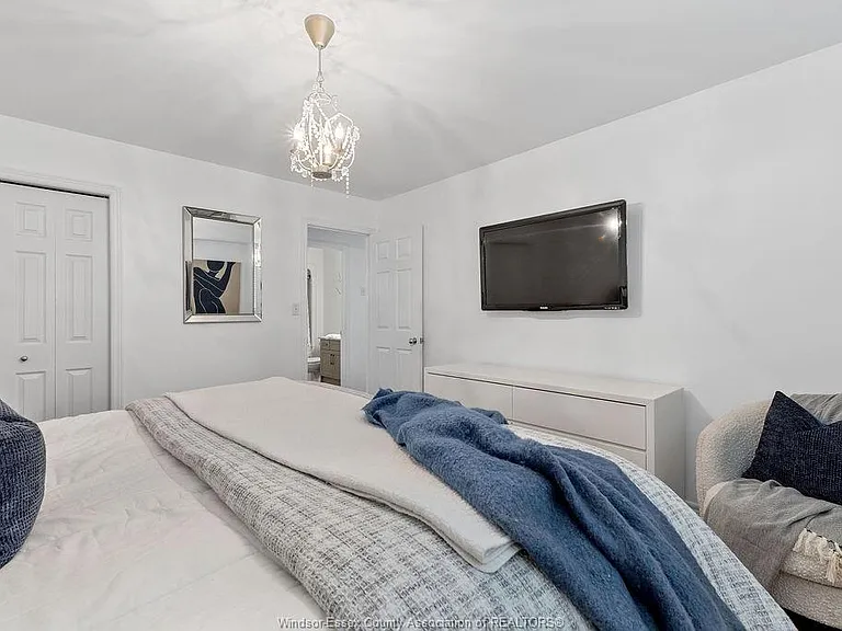 2340 Katella Ave — Photo 15
