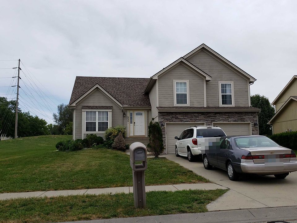 1st image of 990 Sherman Dr