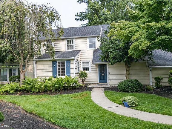 2nd image of 1013 Villanova Ave