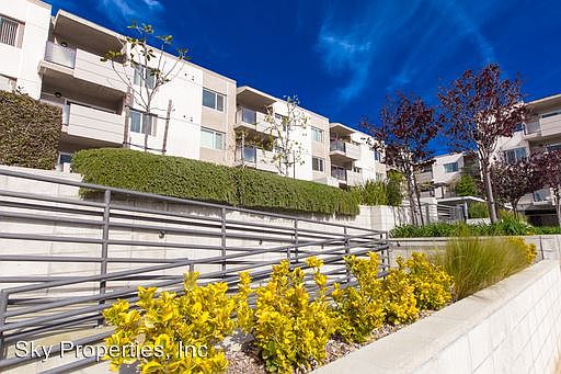 1st image of 3400 Cahuenga Blvd W APT 309