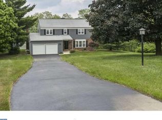 1095 Cambridge Ct, West Chester, PA 19380