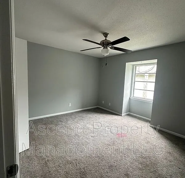 2410 Lyndon Ave #4 — Photo 12
