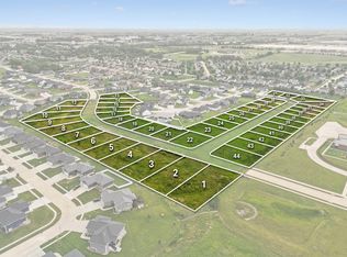 41 Elizabeth Dr, Cedar Falls, IA 50613