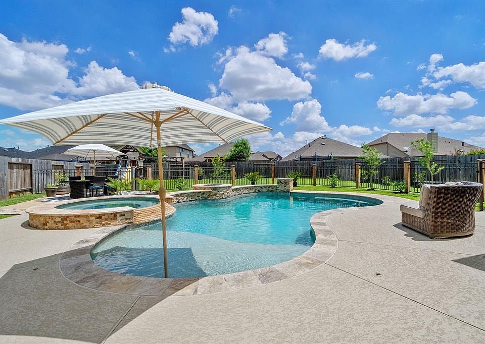 1st image of 18134 Fernwood Bend Dr