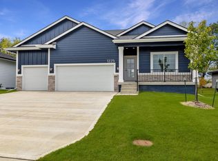 1225 Timber Ridge Dr, Norwalk, IA 50211