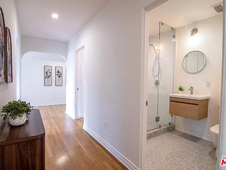 450 N Orange Dr #U — Photo 32