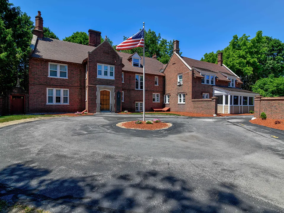 Colonial Village Apartments