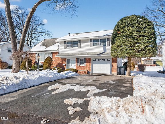 3rd image of 56 Bayberry Road