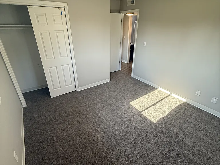 1014-1028 Shagbark Dr #16 — Photo 8
