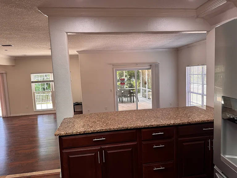 700 Governors Cir — Photo 19