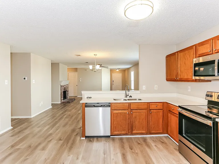 8761 Stonebriar Ln — Photo 7