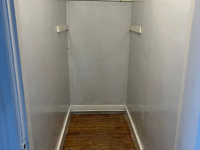 walk in closet