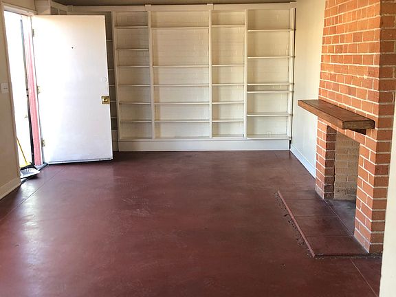 Living room. Concrete floors.