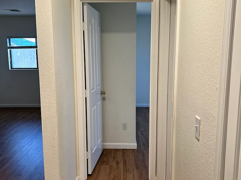 3728 E Liberty Ln — Photo 24