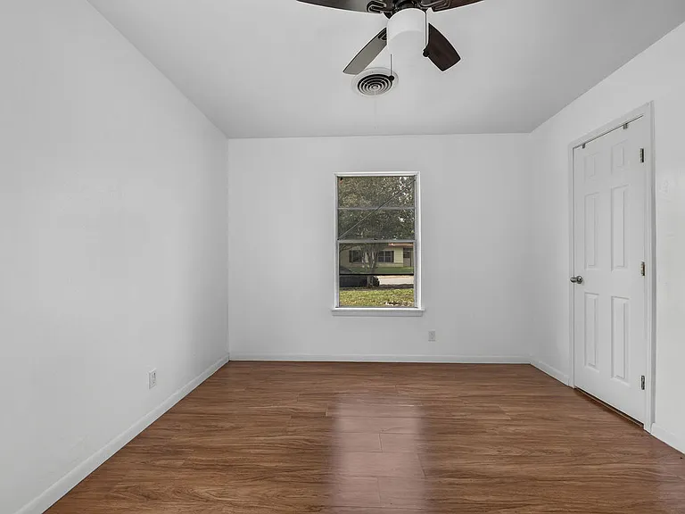8011 Pistol Ln — Photo 16