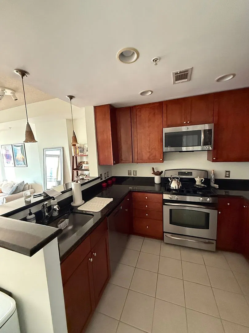 Charming 1BR Condo in Arlington — Photo 3