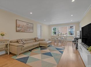 200 S Middle Neck Rd APT C1, Great Neck, NY 11021