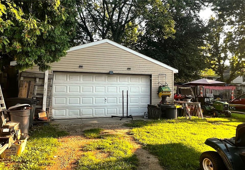 2nd image of 787 Evans Ave