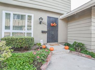 1155 E 1st St, Tustin, CA 92780