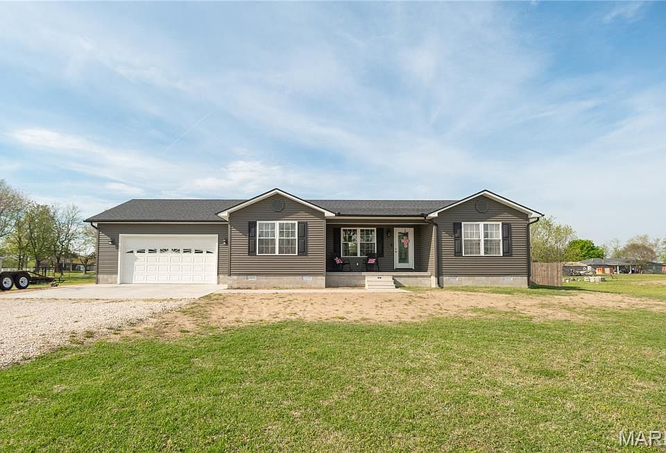 1st image of 166 Cypress Dr
