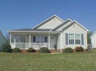 530 Plantation Creek Dr, Boiling Springs, SC 29316