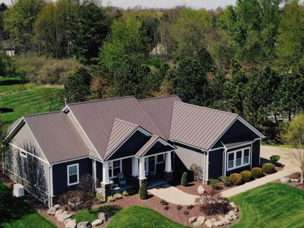 140 Lake Holiday Ln, Willard, OH 44890