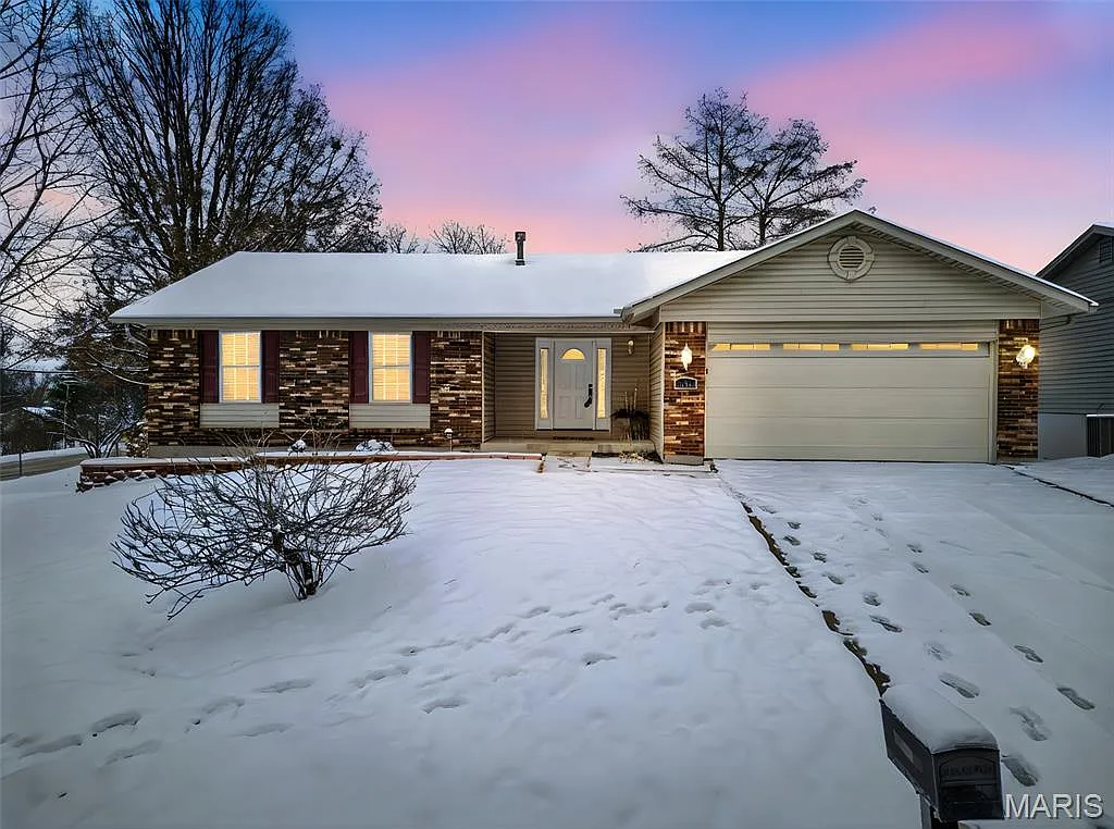 201 Westminster Dr photo 1