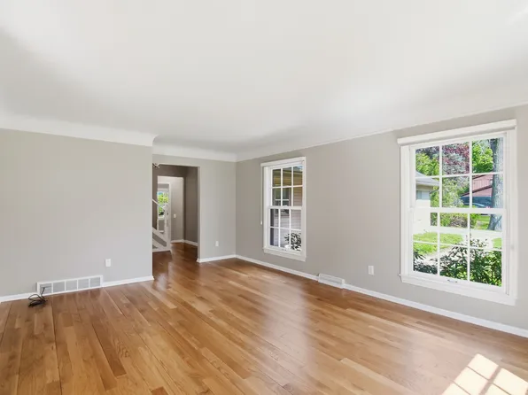 4576 Wagon Wheel Dr, Bloomfield Hills, MI 48301