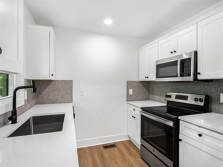 454 Oak Dr SE — Photo 11
