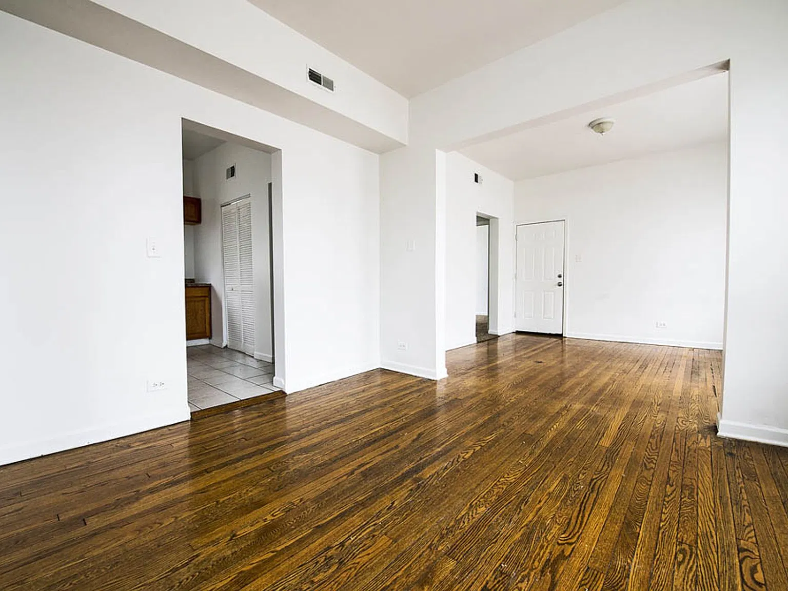 5600 S Wolcott — Photo 4