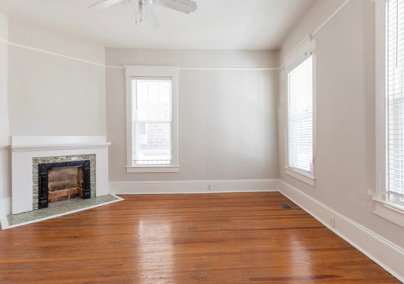1016 E Anderson St — Photo 4