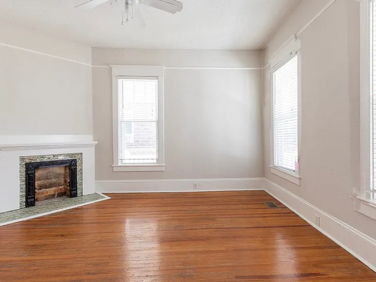 1016 E Anderson St — Photo 4