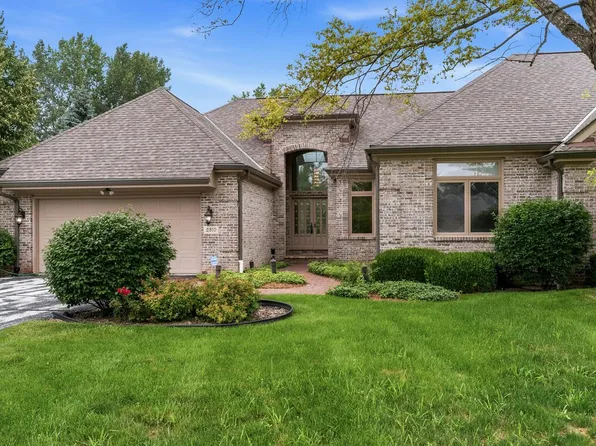 2810 W Golf CIRCLE, Mequon, WI 53092