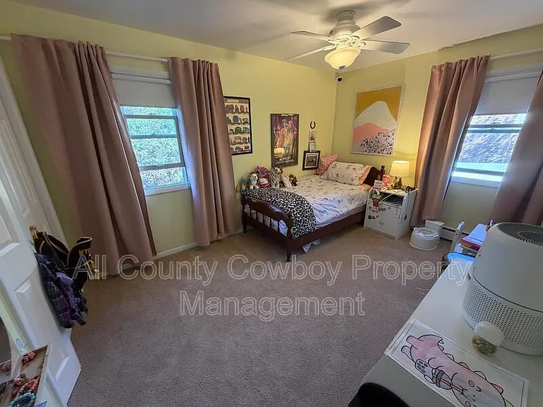 328 Stuart St — Photo 6