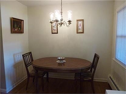 4th image of 8 Sussex Ct APT 209
