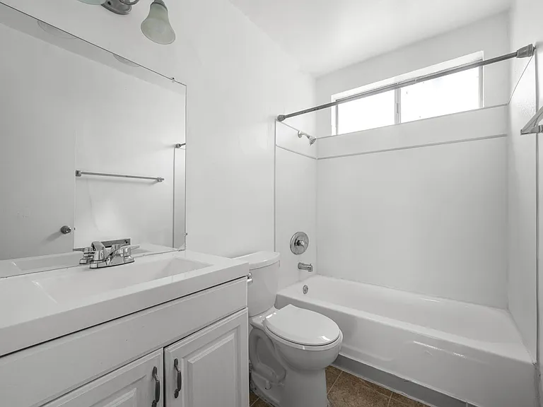 19035 Sherman Way — Photo 14