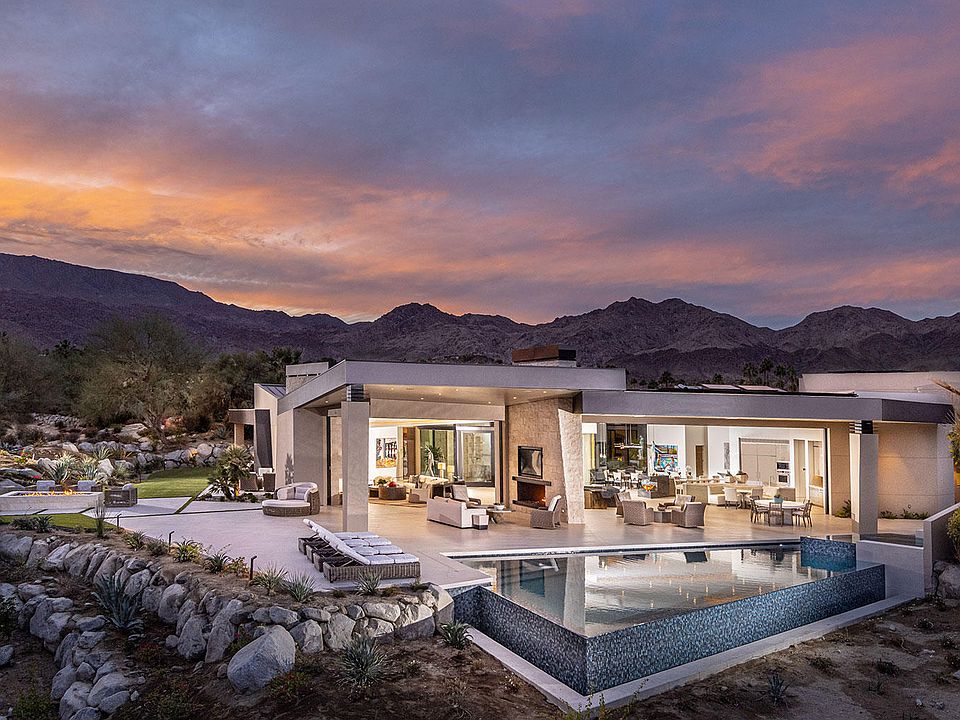 2nd image of 928 Andreas Canyon Dr