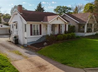 1906 Oak St, Danville, IL 61832